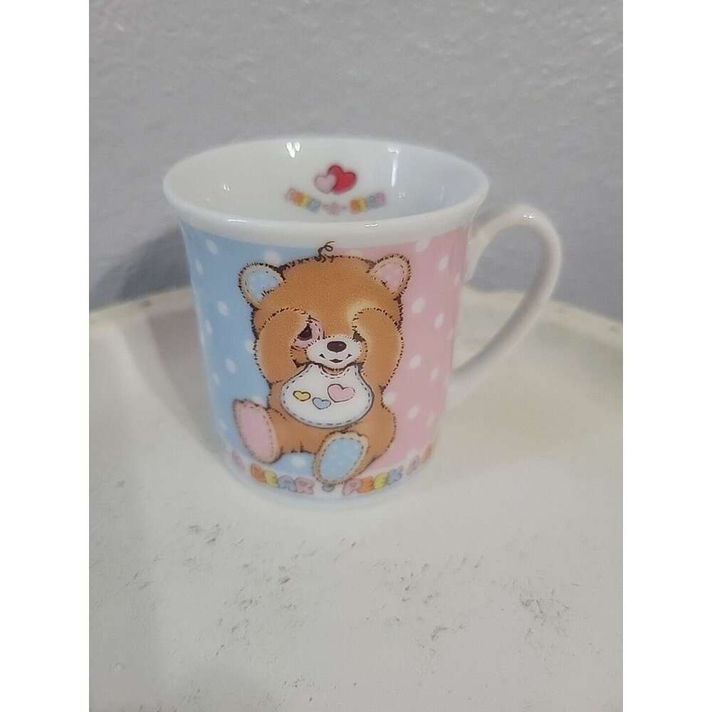 Critter Sitters 1984 Miniature Peek-a-Bear Mug